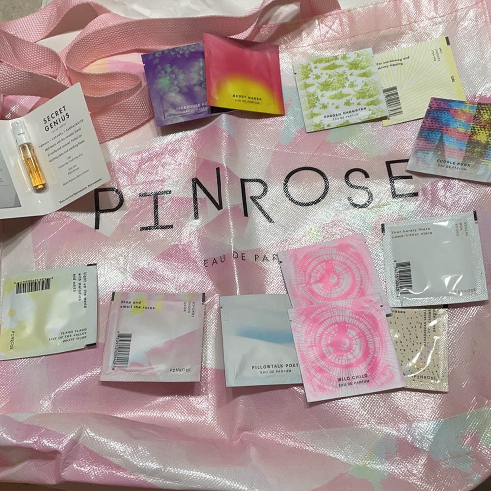 Pinrose set! Includes 12 wipes , tote and mini!